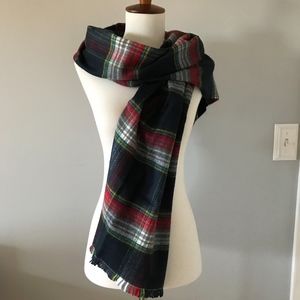 Hollister scarf *NWOT*